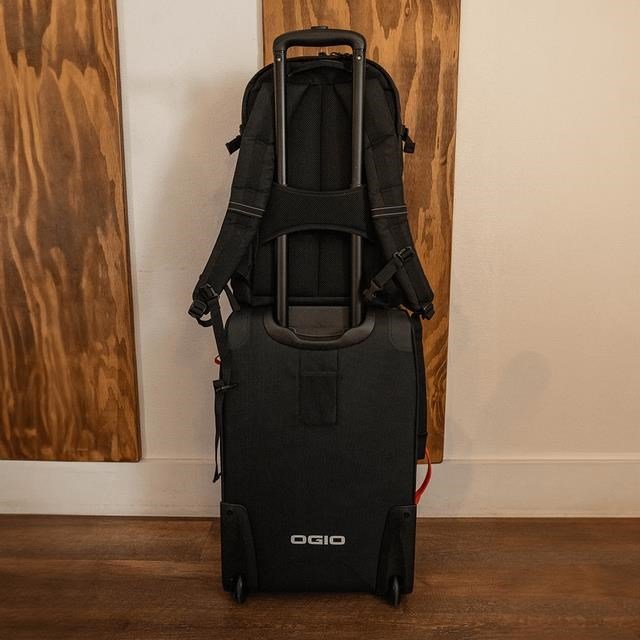 Ogio Alpha Layover 40-44L aloha tas