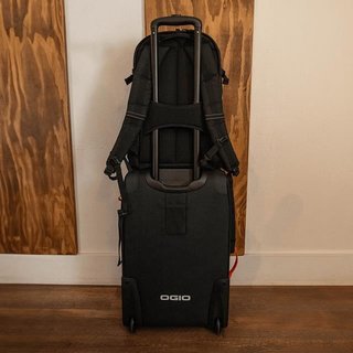 Ogio Alpha Layover 40-44L aloha tas
