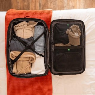 Ogio Alpha Layover 40-44L aloha tas