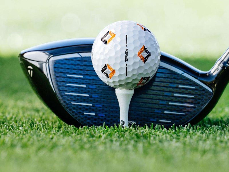 TaylorMade TP5x 24 pix 3.0 golfballen