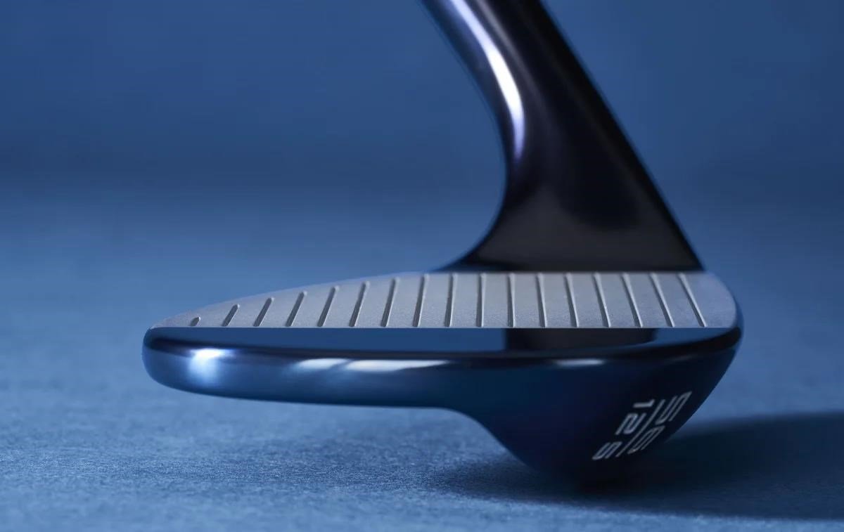 Callaway Opus Platinum Blue wedge, graphite