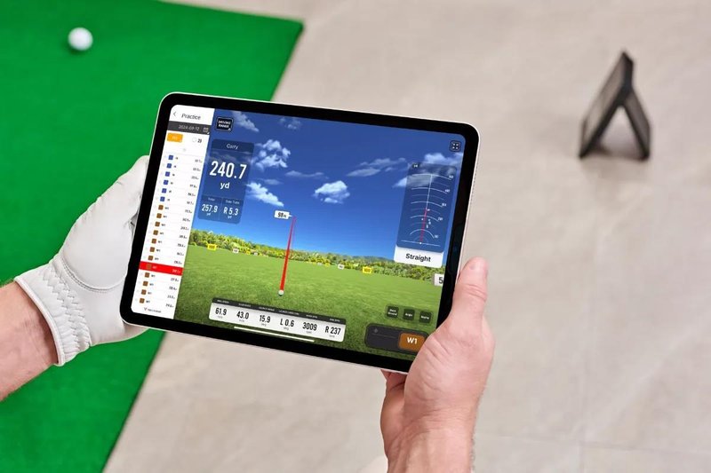 Voice Caddie SC4 Pro Launch Monitor & Golfsimulator