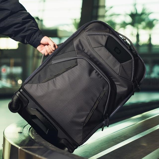 Ogio Renegade 26" 4-Wheel Travel Bag 52L titanium reistas bag