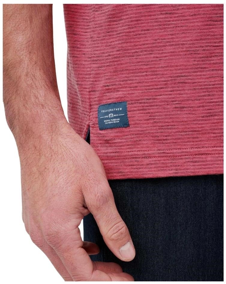 Travis Mathew Common Interest heren polo, rose wine