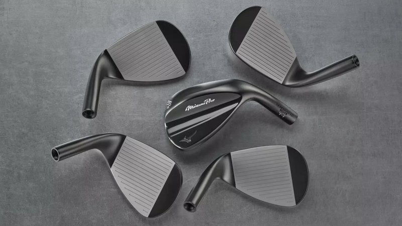 Mizuno Pro T-1 Black Ion wedge, steel