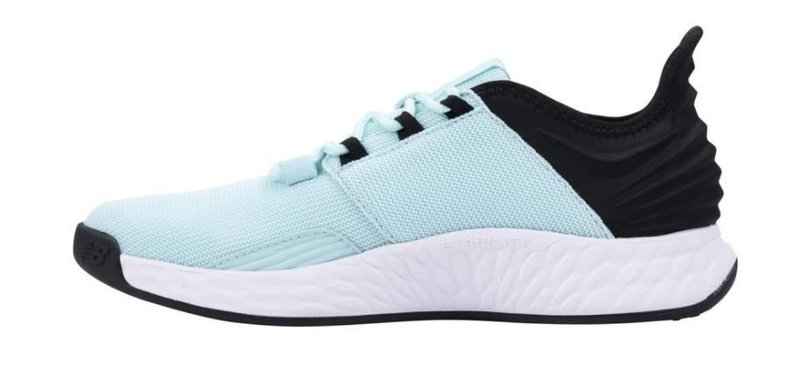 New Balance Fresh Foam ROAV dames golfschoenen, lichtblauw/zwart