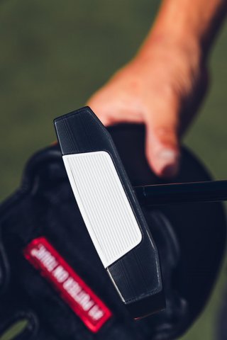 Odyssey Tri-Hot Square 2 Square Seven putter