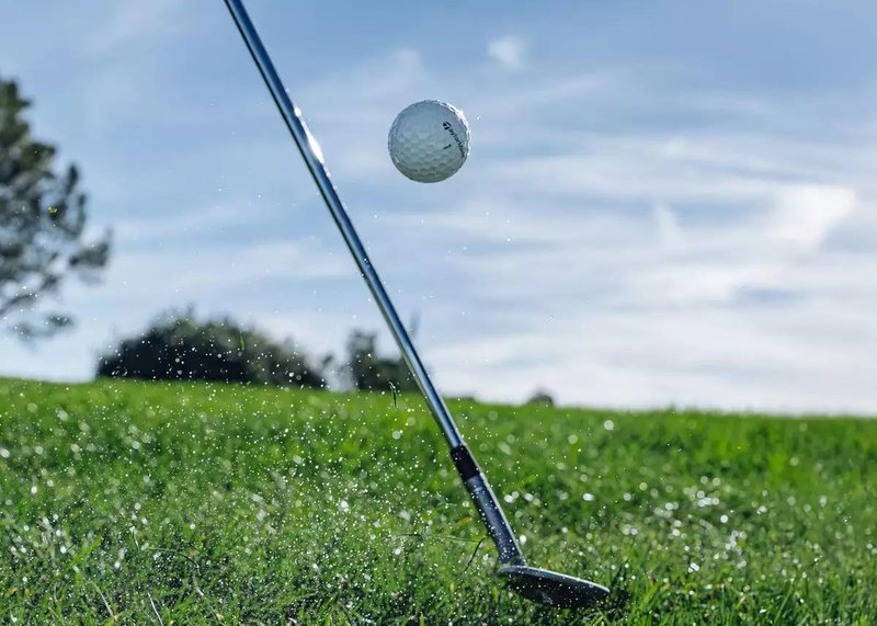 TaylorMade TP5 Stripe golfballen