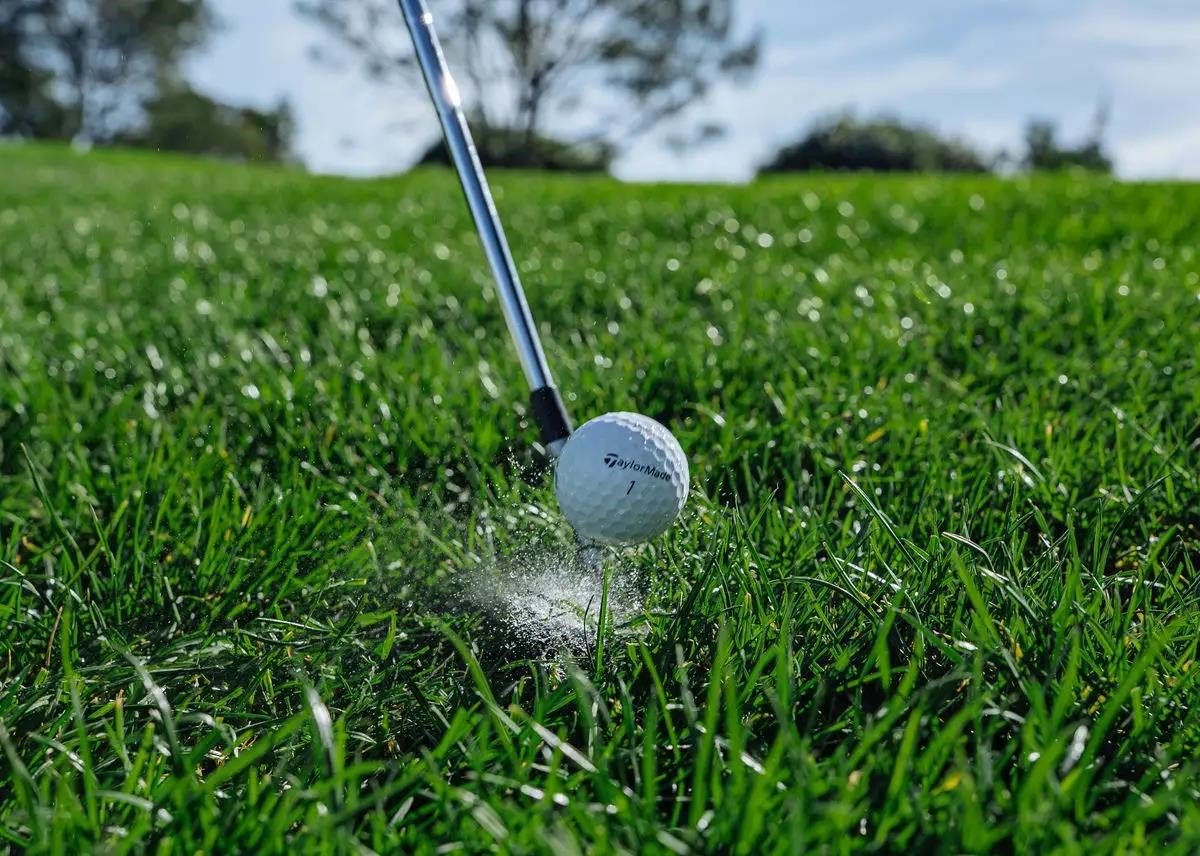 TaylorMade TP5 Stripe golfballen