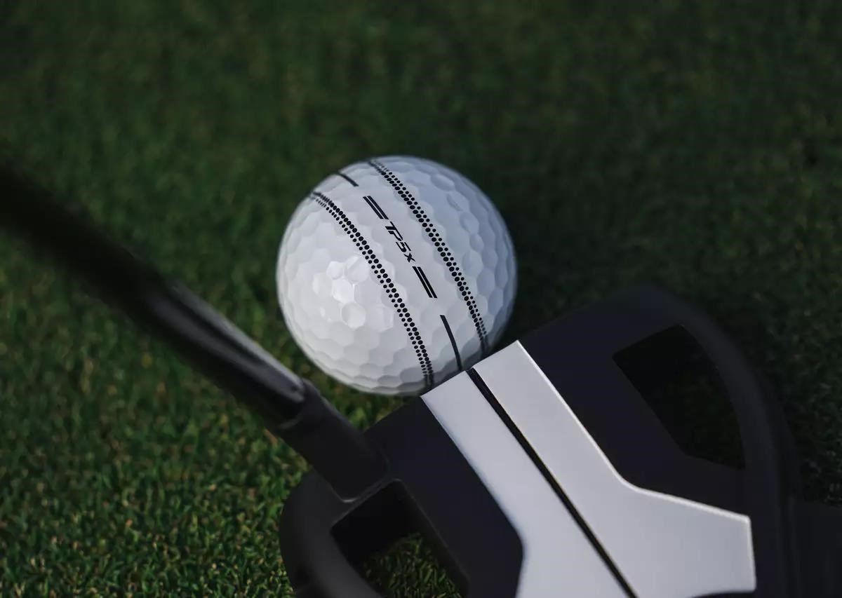 TaylorMade TP5x Stripe golfballen