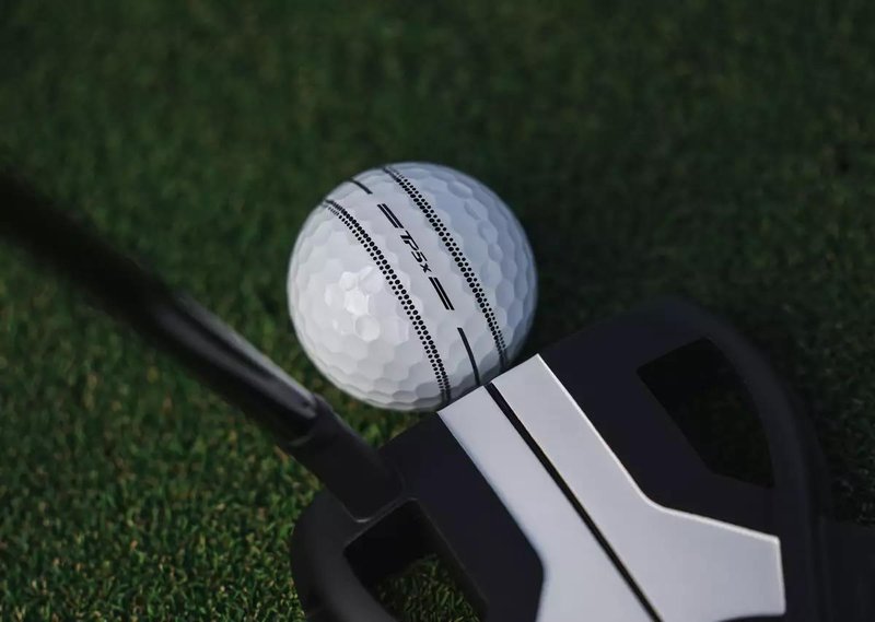 TaylorMade TP5x Stripe golfballen