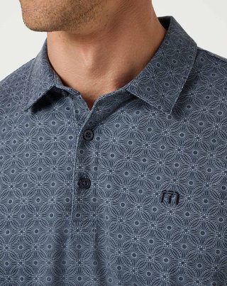 Travis Mathew Featherweight Trophy Ready heren polo, total eclipse