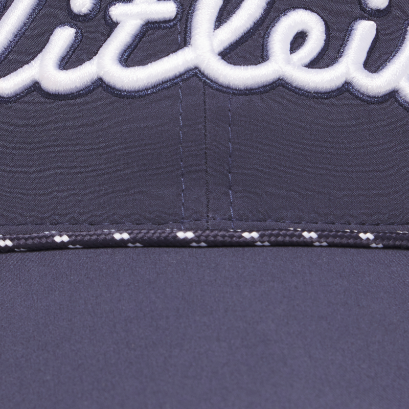 Gevlochten koorddetail over de klep van Titleist Tour Breezer