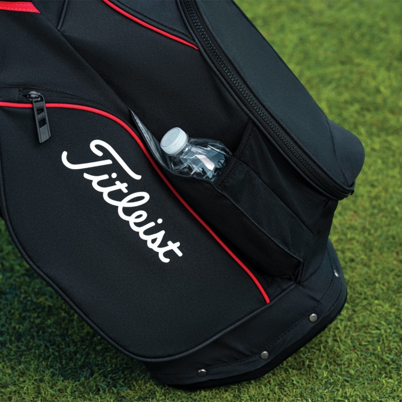 Extern geïsoleerd flesvak op de Titleist Players S4 StaDry stand bag