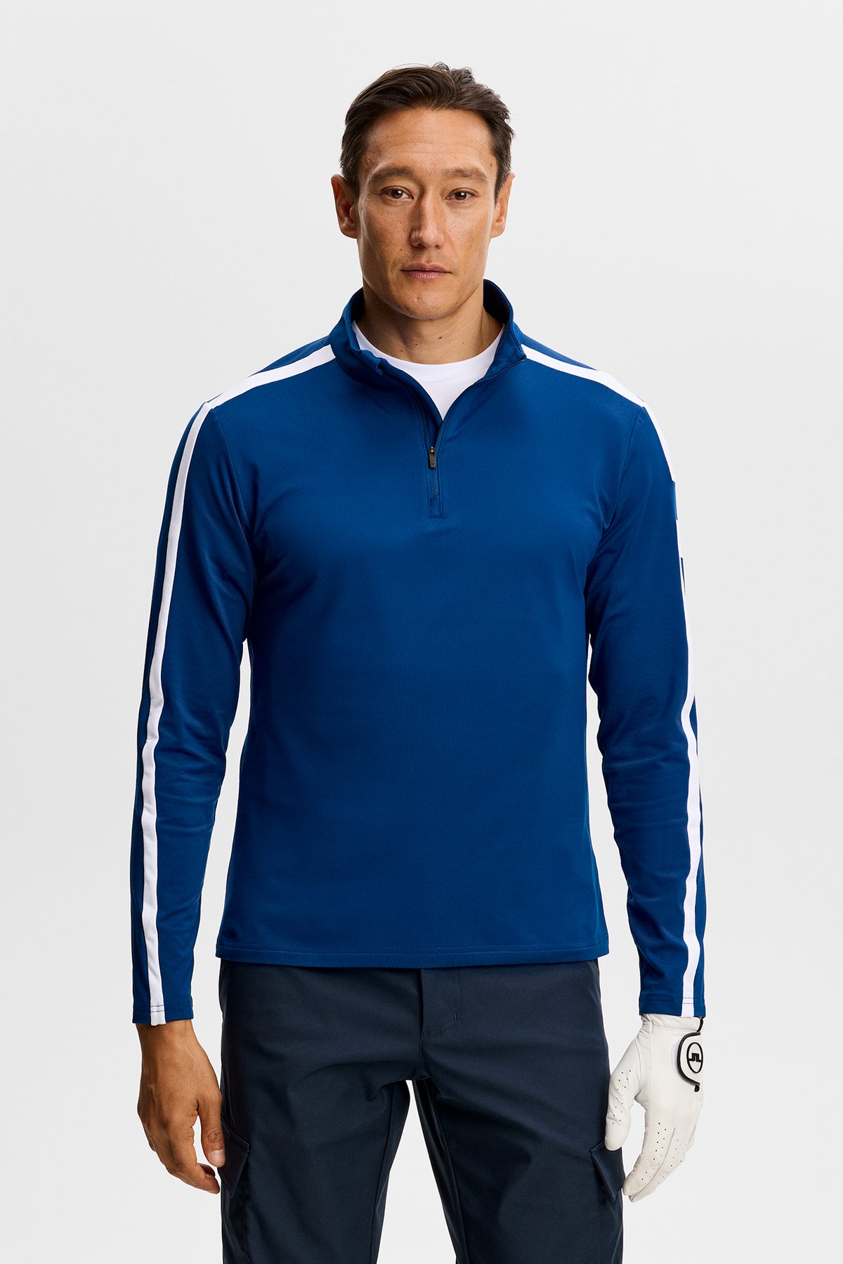 J.Lindeberg Keaton Quarter Zip Mid Layer Estate Blue – vooraanzicht op model