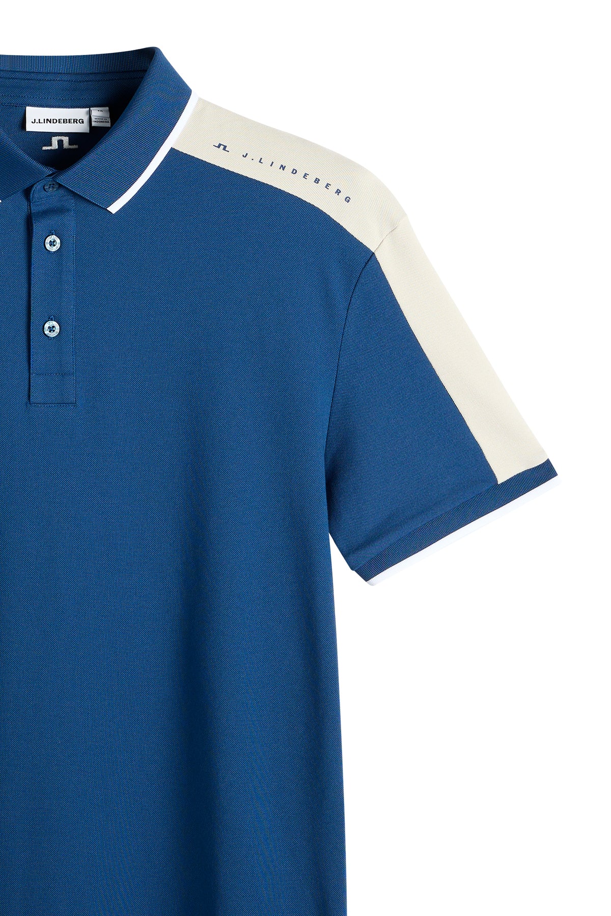 J.Lindeberg Jace Polo Estate Blue – achteraanzicht met Bridge-logo en ingezette schouderpanelen