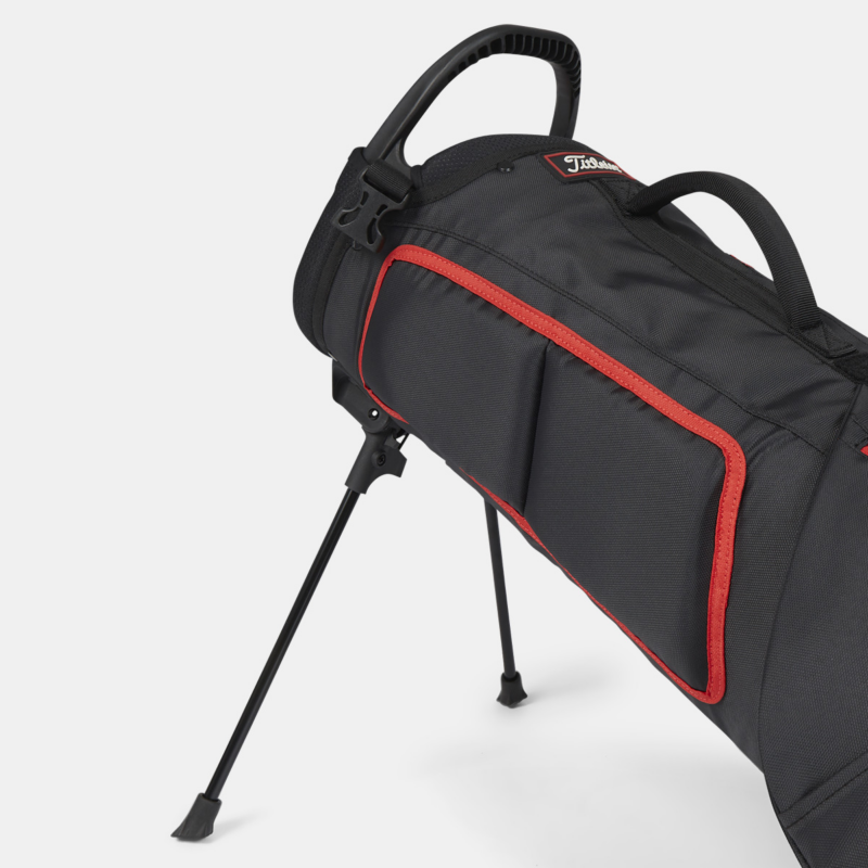 Mini-uitklapbare pootjes op Titleist Premium Carry Bag
