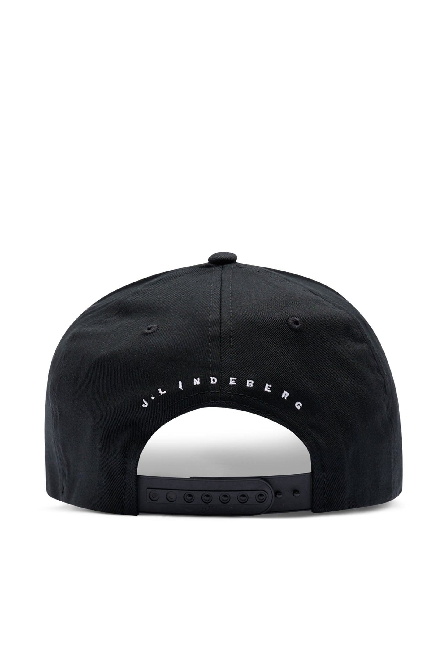 J.Lindeberg Heath Cap Zwart – detail van branding aan de zijkant en achterkant met 3D Bridge-logo en J.LINDEBERG-letters