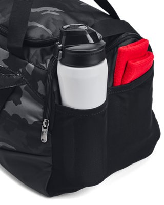 Groot geventileerd schoen- en wasvak op de Undeniable 5.0 Small Duffle Bag