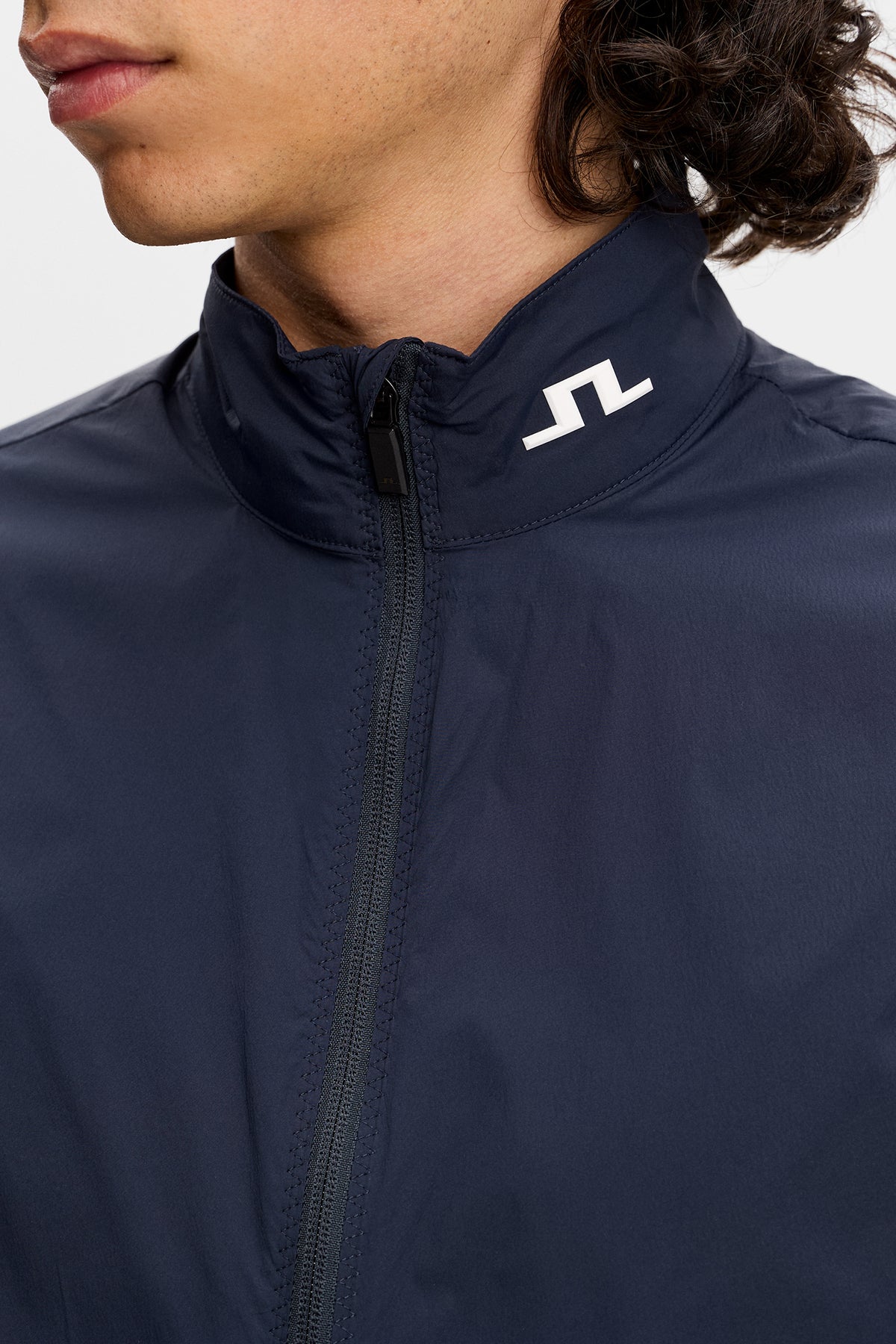 J.Lindeberg Tour Tech Packable Vest JL Navy – zijzak en rits detail