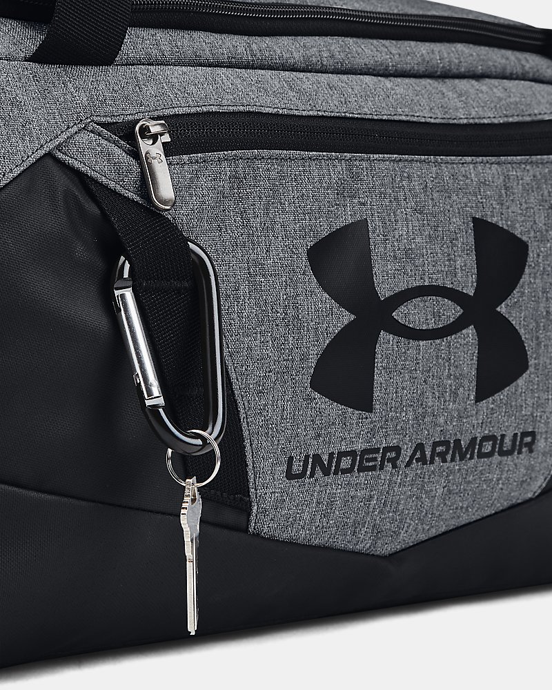 UA Undeniable 5.0 XS voorvak en MOLLE webbing