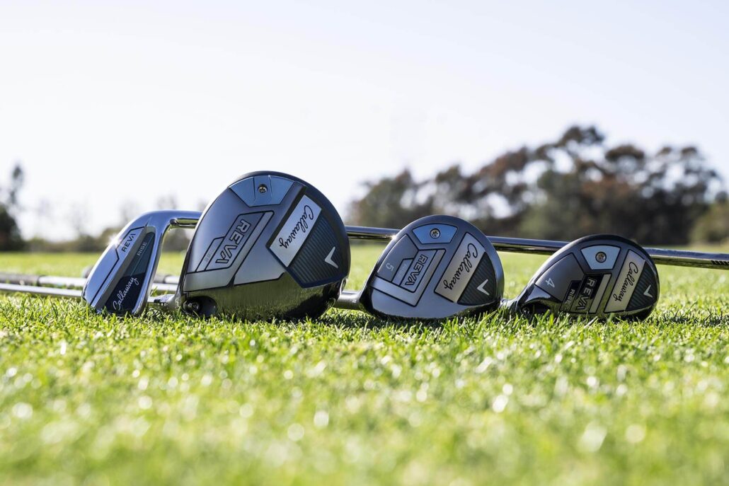Callaway REVA Rise driver, hout, hybride en ijzer op gras